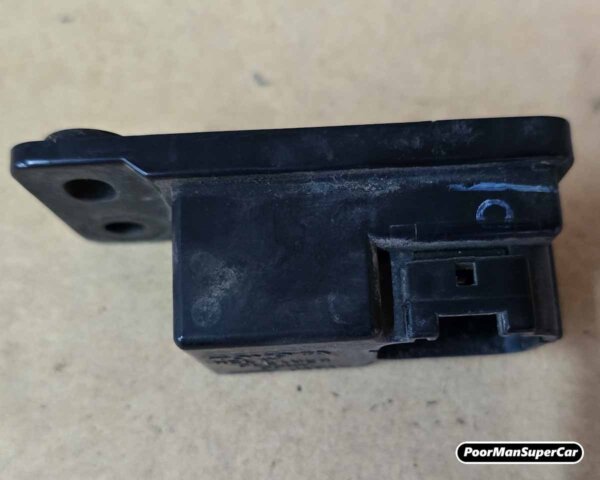 Lexus GS300 GS400 GS430 Headlight Washer Control Relay OEM 85942-30010 (1997-2005) - Used - Image 4