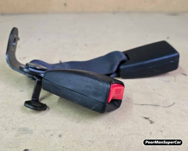 Lexus GS300 GS430 Rear Middle Seat Belt Buckles Pair OEM (1997-2005) - Used - Image 4